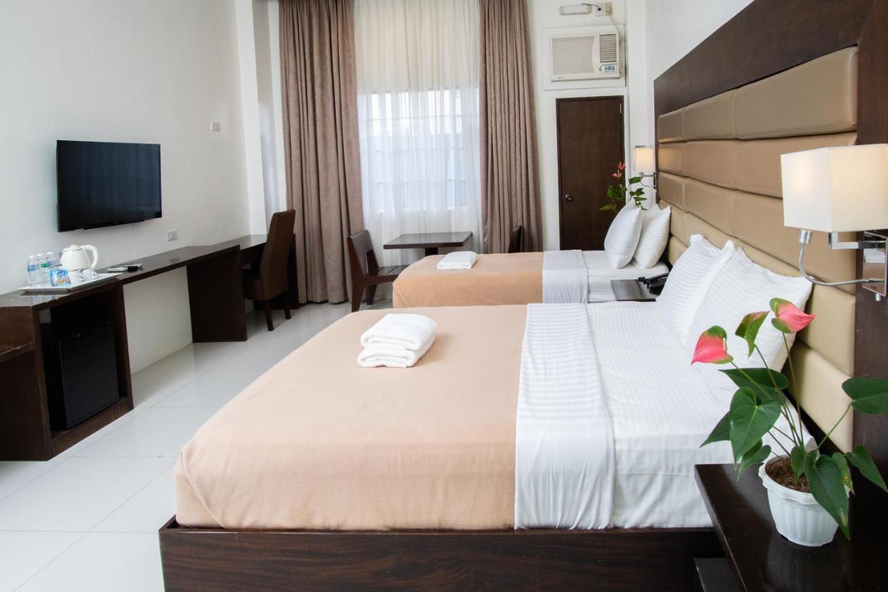 Marzon Hotel Kalibo Bagian luar foto