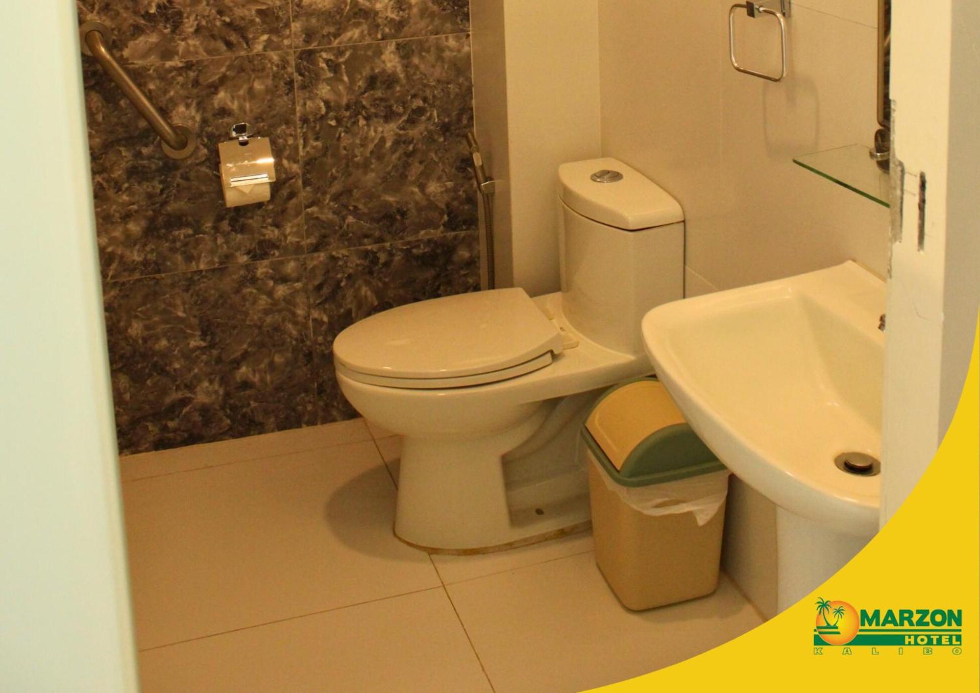 Marzon Hotel Kalibo Bagian luar foto