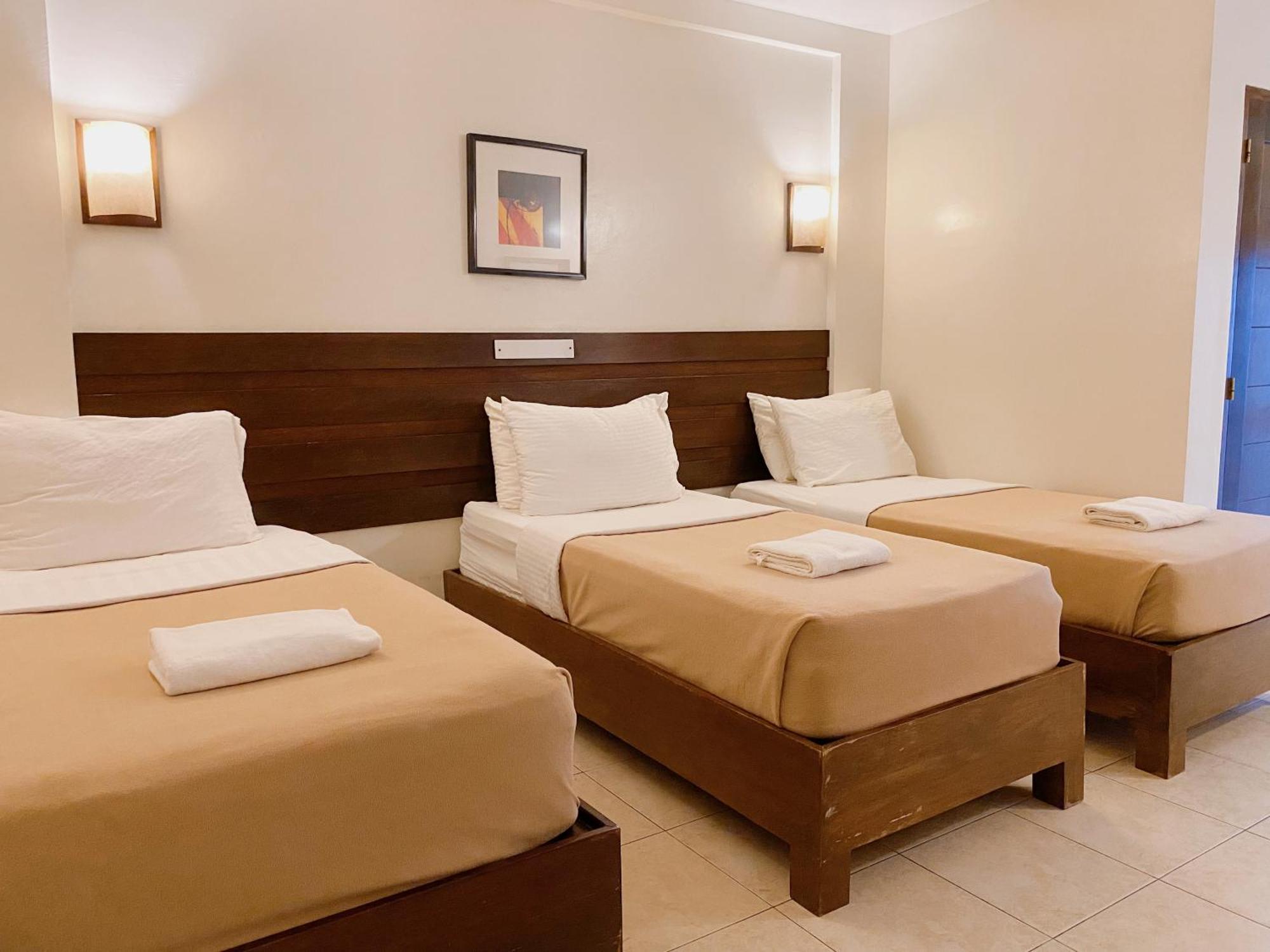 Marzon Hotel Kalibo Bagian luar foto