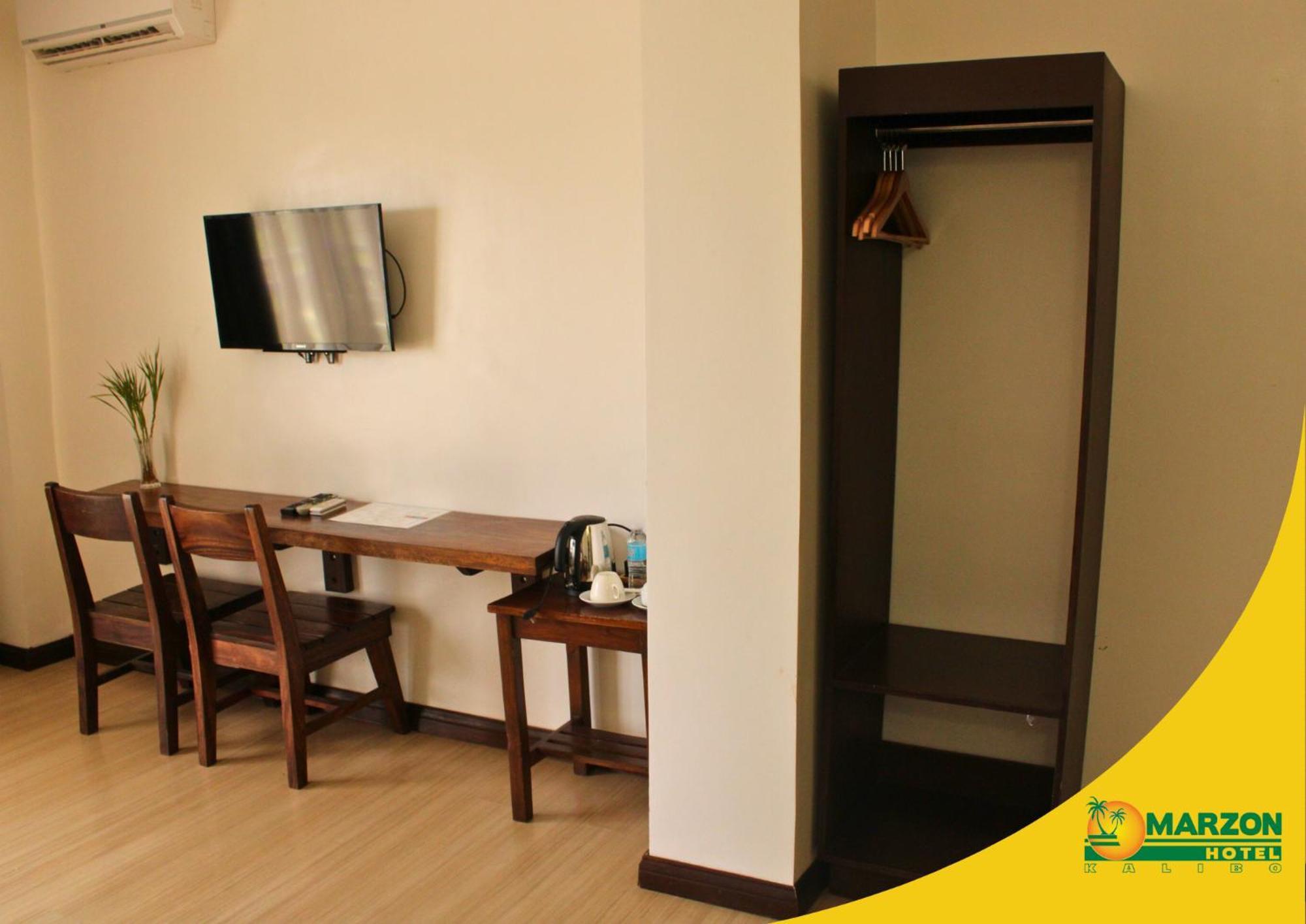 Marzon Hotel Kalibo Bagian luar foto